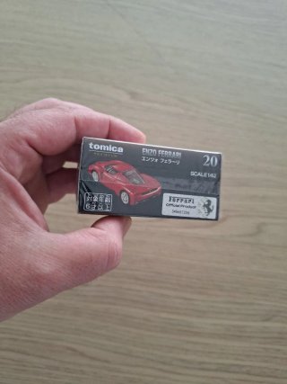 Tomica Premium Enzo Ferrari 1/64