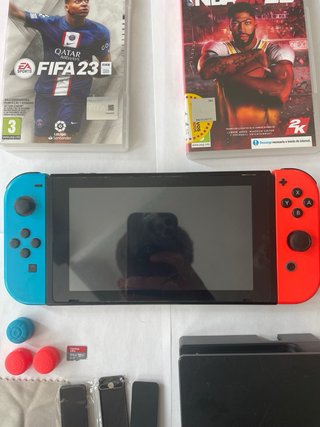 Nintendo Switch + FIFA 23 + NBA 2K20