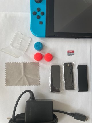 Nintendo Switch + FIFA 23 + NBA 2K20
