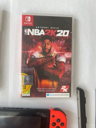 Nintendo Switch + FIFA 23 + NBA 2K20