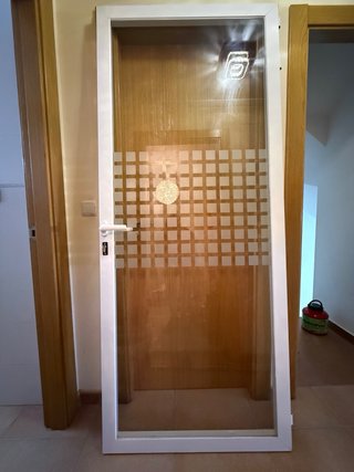 Puerta  sola con cristal  90x211