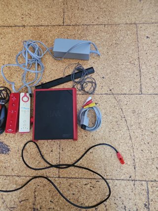 Consola Nintendo Wii Roja y Blanca