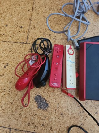 Consola Nintendo Wii Roja y Blanca