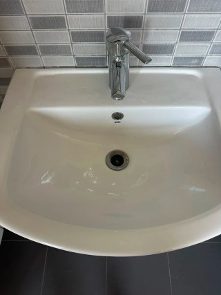 Lavamanos de baño de cerámica blanco