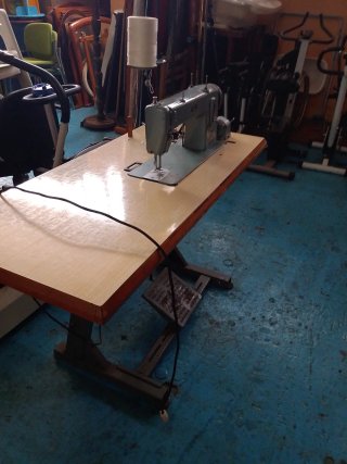 Máquina de coser Alfa 125-676