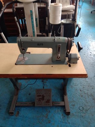 Máquina de coser Alfa 125-676