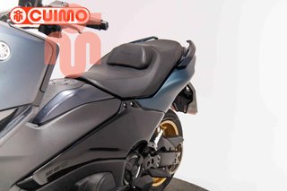 YAMAHA TMAX 560