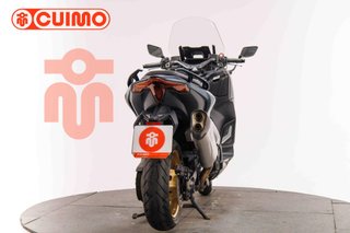 YAMAHA TMAX 560