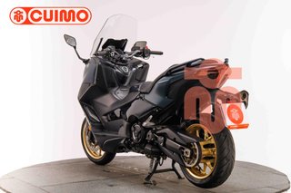 YAMAHA TMAX 560