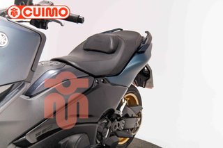 YAMAHA TMAX 560