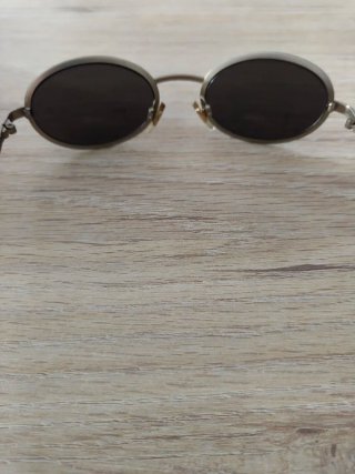 Gafas de sol ExpOptica plateadas.