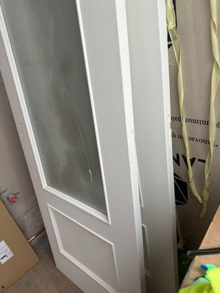 Puerta interior blanca maciza con cristal