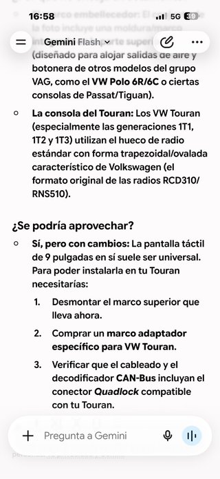 Pantalla coche con cables tiene navegador gps. Par