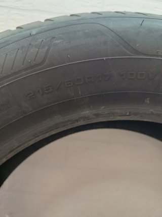 Neumático Goodyear 215/60 R17