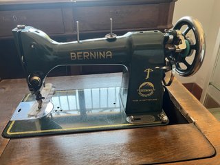 Máquina de coser Bernina verde