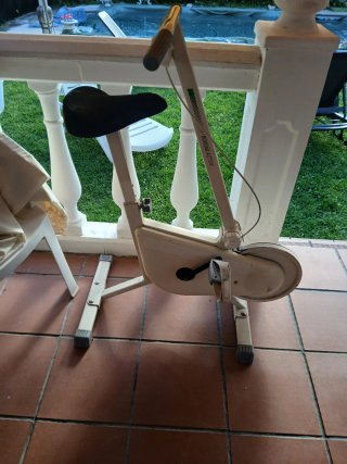 Bicicleta Estática BH Fitness TEMPO