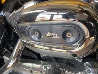 Harley Davidson Sportster 1200 Custom Amarilla