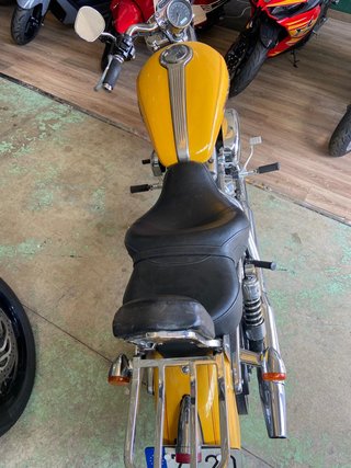 Harley Davidson Sportster 1200 Custom Amarilla