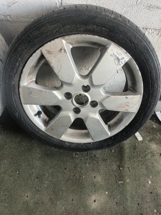Llanta de aleación 16 " Nissan Micra k12