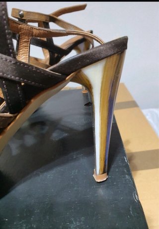 Sandalias Gino Vaello Marrón y Dorado