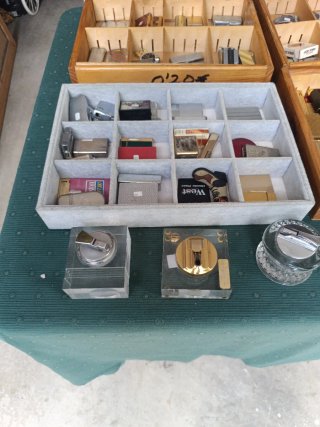 Lotto di accendini antichi