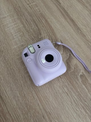Cámara tipo polaroid de Fujifilm, Instax Mini 12.