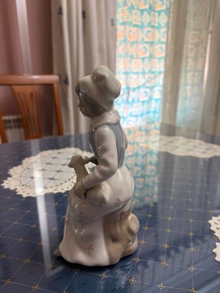 Pack 2 Figuras Cerámica Mujer Cesta
