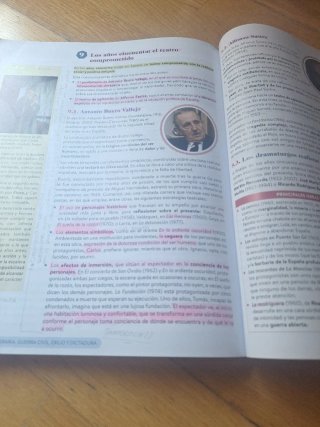 Lengua castellana y literatura II. Libro del es...