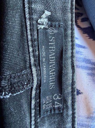 Pantalón campana negro Stradivarius Talla 34