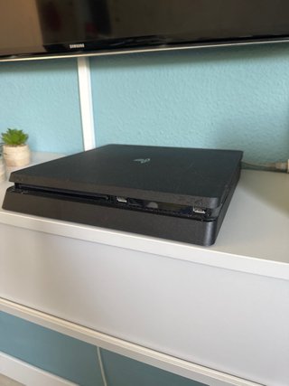 Consola Sony PS4 Slim Negra