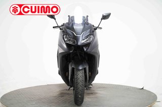 YAMAHA TMAX 560