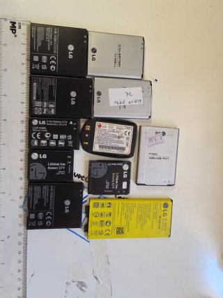 Varie batterie per cellulari LG
