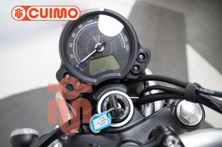 TRIUMPH SCRAMBLER 900