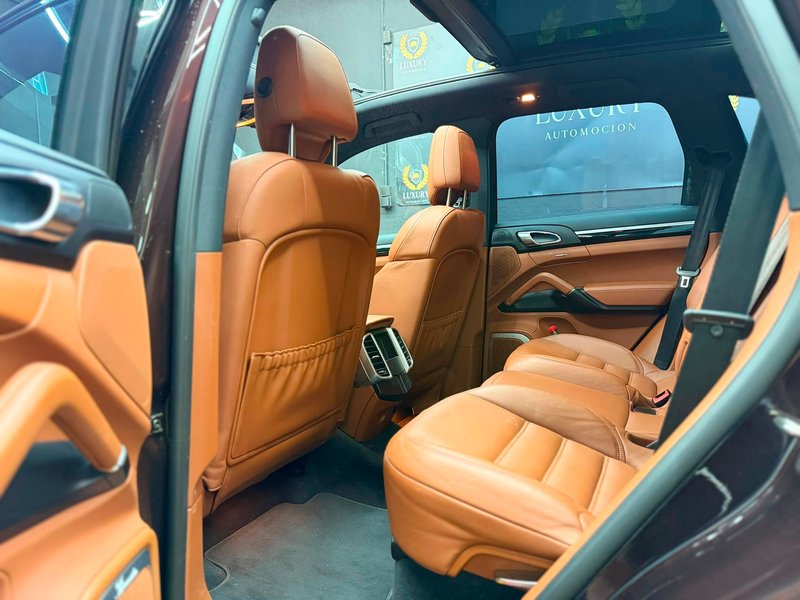 Porsche Cayenne 2016, foto 29