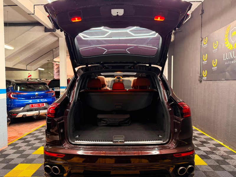 Porsche Cayenne 2016, foto 6