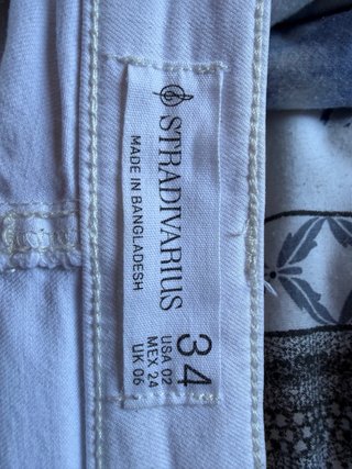 Pantalón campana blanco Stradivarius Talla 34