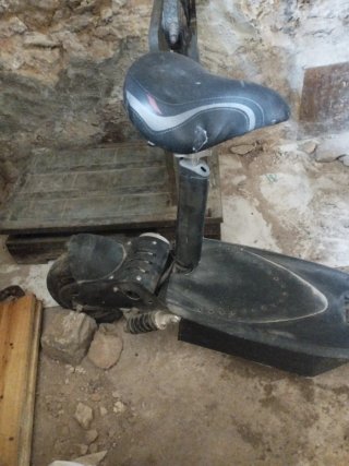 Moto tipo patinete (No funciona)