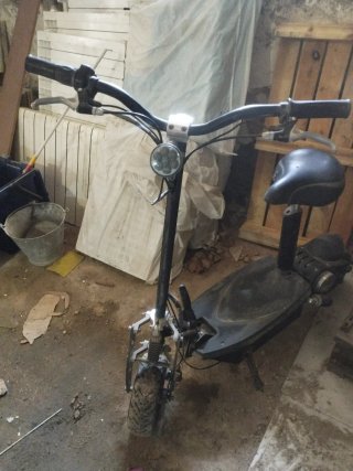 Moto tipo patinete (No funciona)