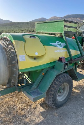 Tractor John Deere 6200 + lote de aperos