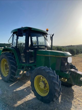 Tractor John Deere 6200 + lote de aperos