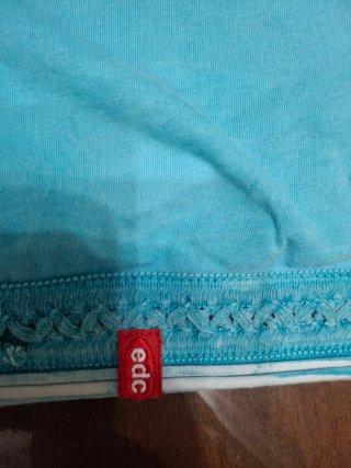 Maglia EDC blu e bianca