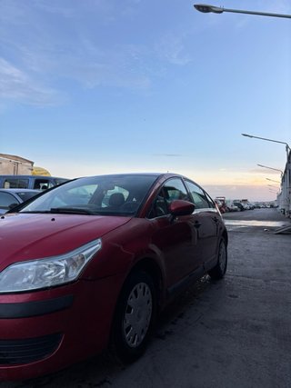 Citroen C4 2010 de motor perfecto 2500 negociable