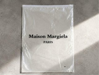 Maison Margiela Camiseta Negra Estampada