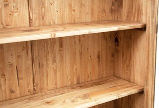 Vetrina Country in legno massello di tiglio con fi