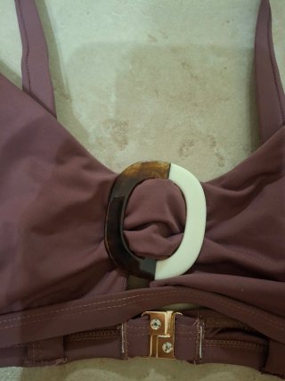 Costume da bagno con fibbia