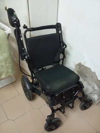 Silla de ruedas eléctrica nueva