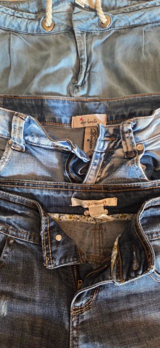 Pantalones shorts vaqueros y grises