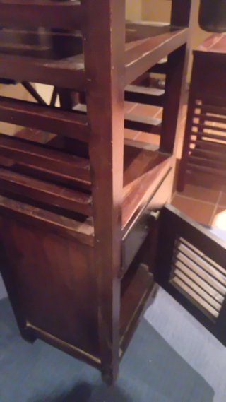 Estantería de madera