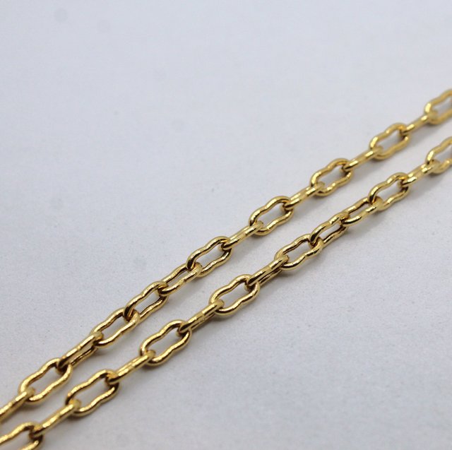 Cadena de oro de 18k. Peso: 10.40 gr.