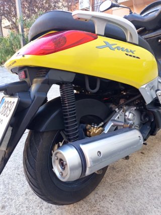Yamaha Xmax 250 Scooter - Muy Buen Estado